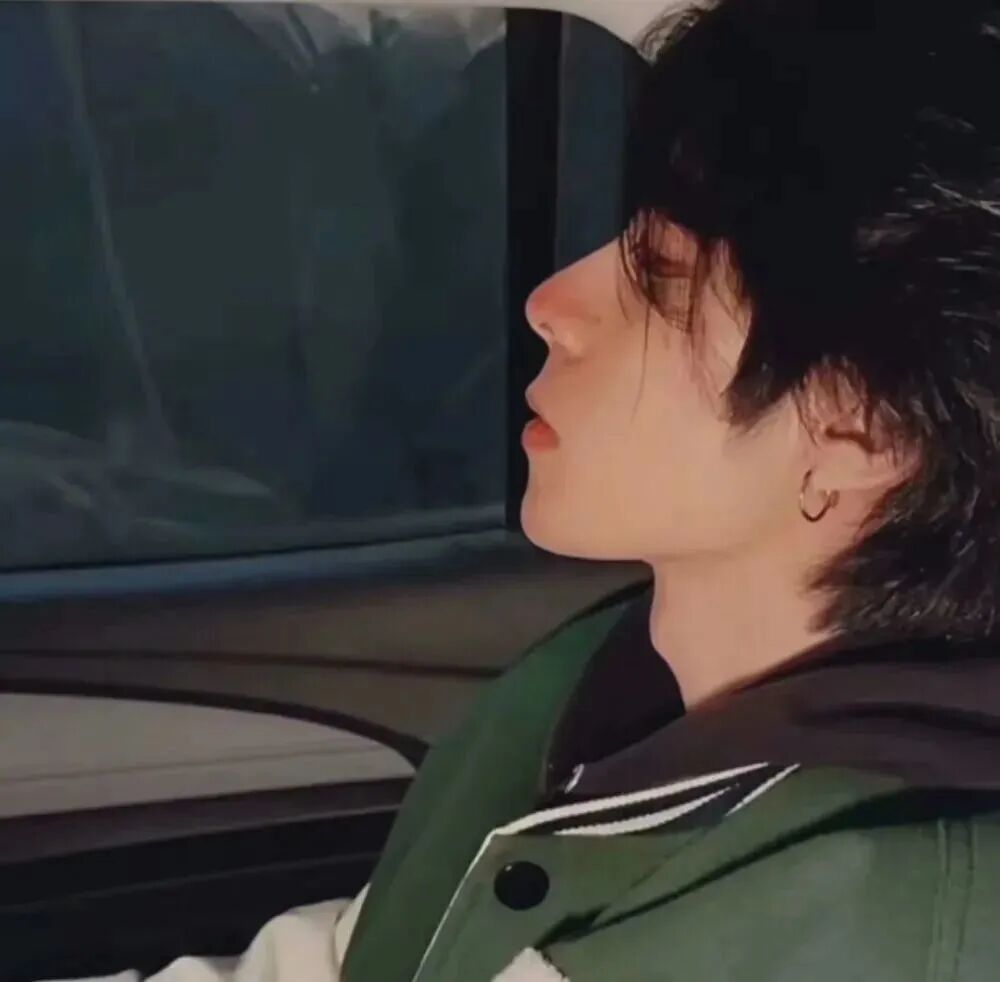 车内个性侧脸男生头像