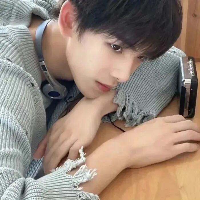 个性侧脸男生头像