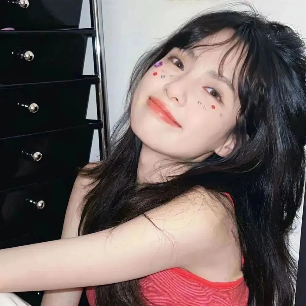 爱笑甜妹女生头像