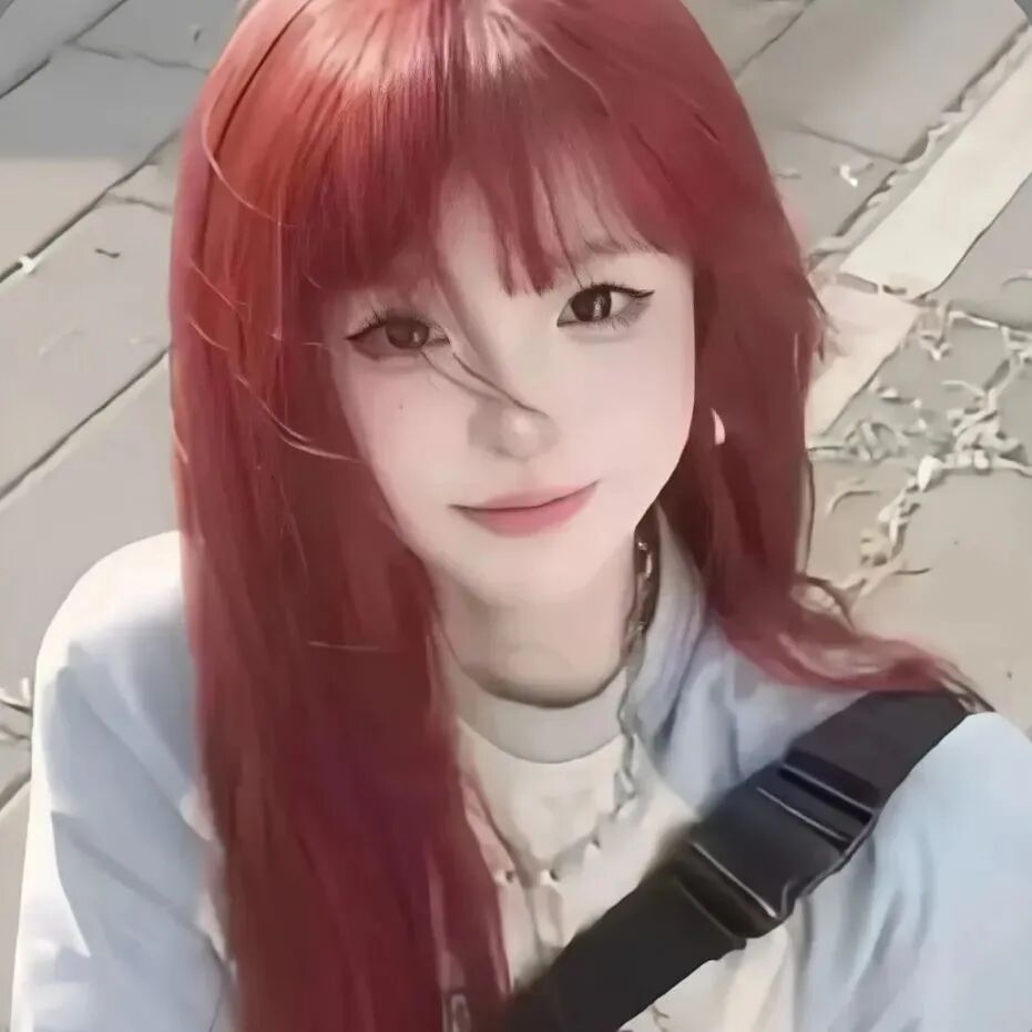 甜妹红发女生头像