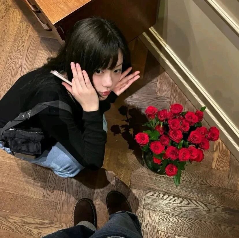 鲜花小众女生头像