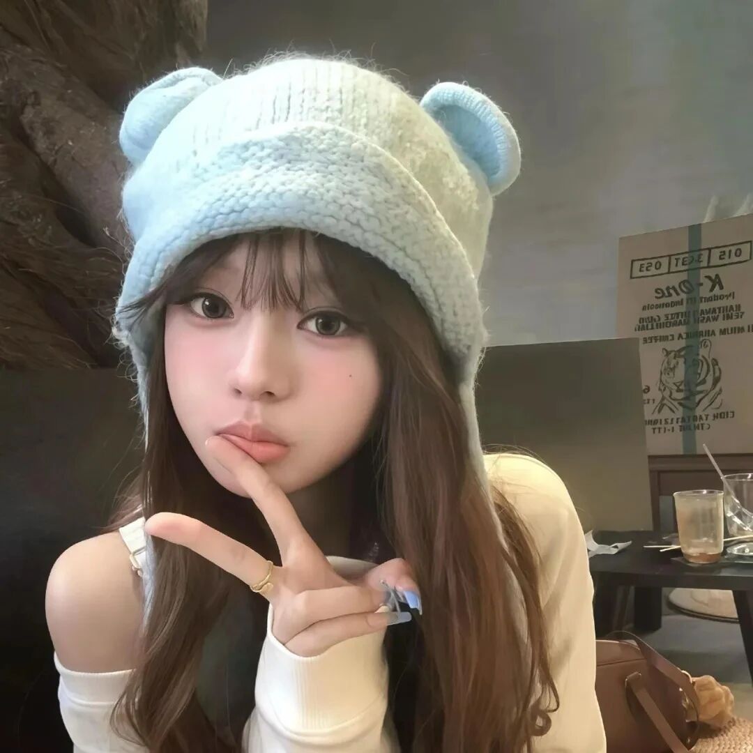 剪刀手甜妹女生头像