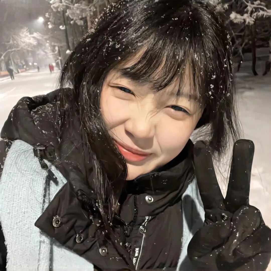 剪刀手冬天小众女生头像