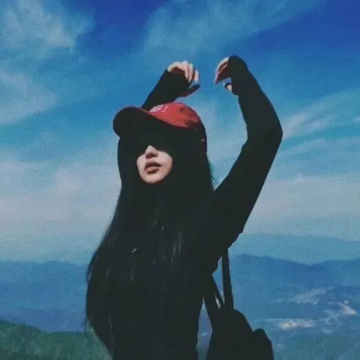 氛围感高山女生头像