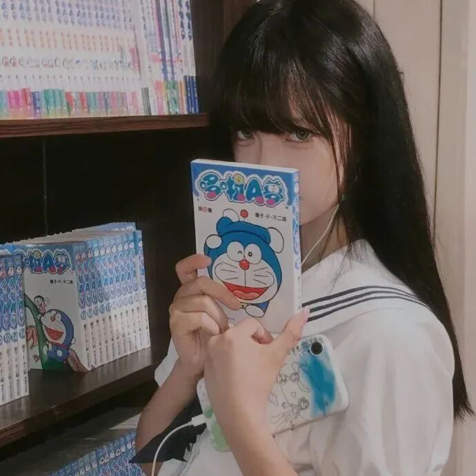 哆啦A梦甜妹女生头像