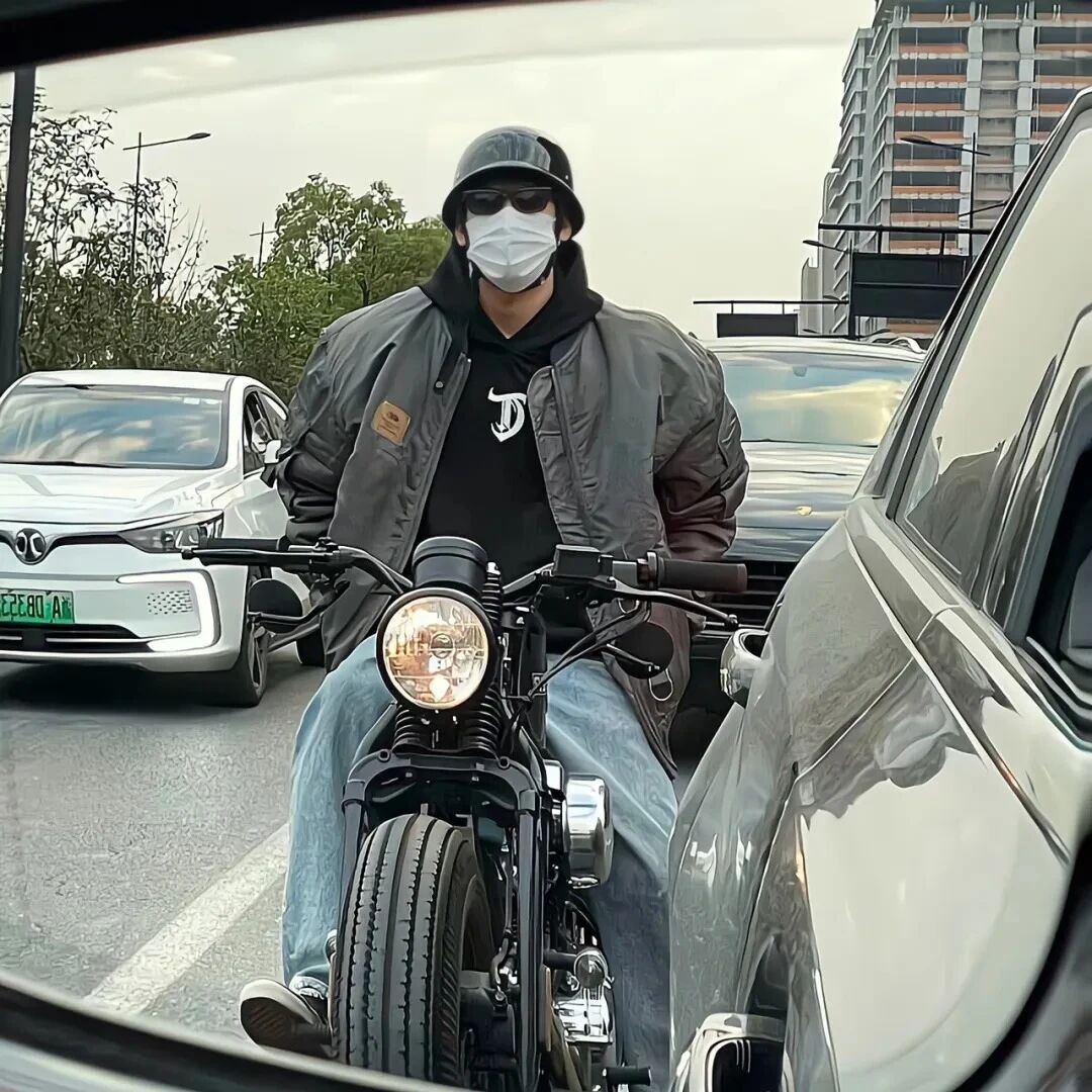 口罩个性不露脸男生头像
