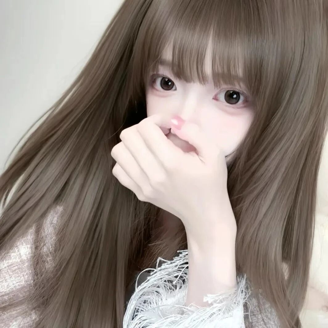 捂嘴少萝女生头像