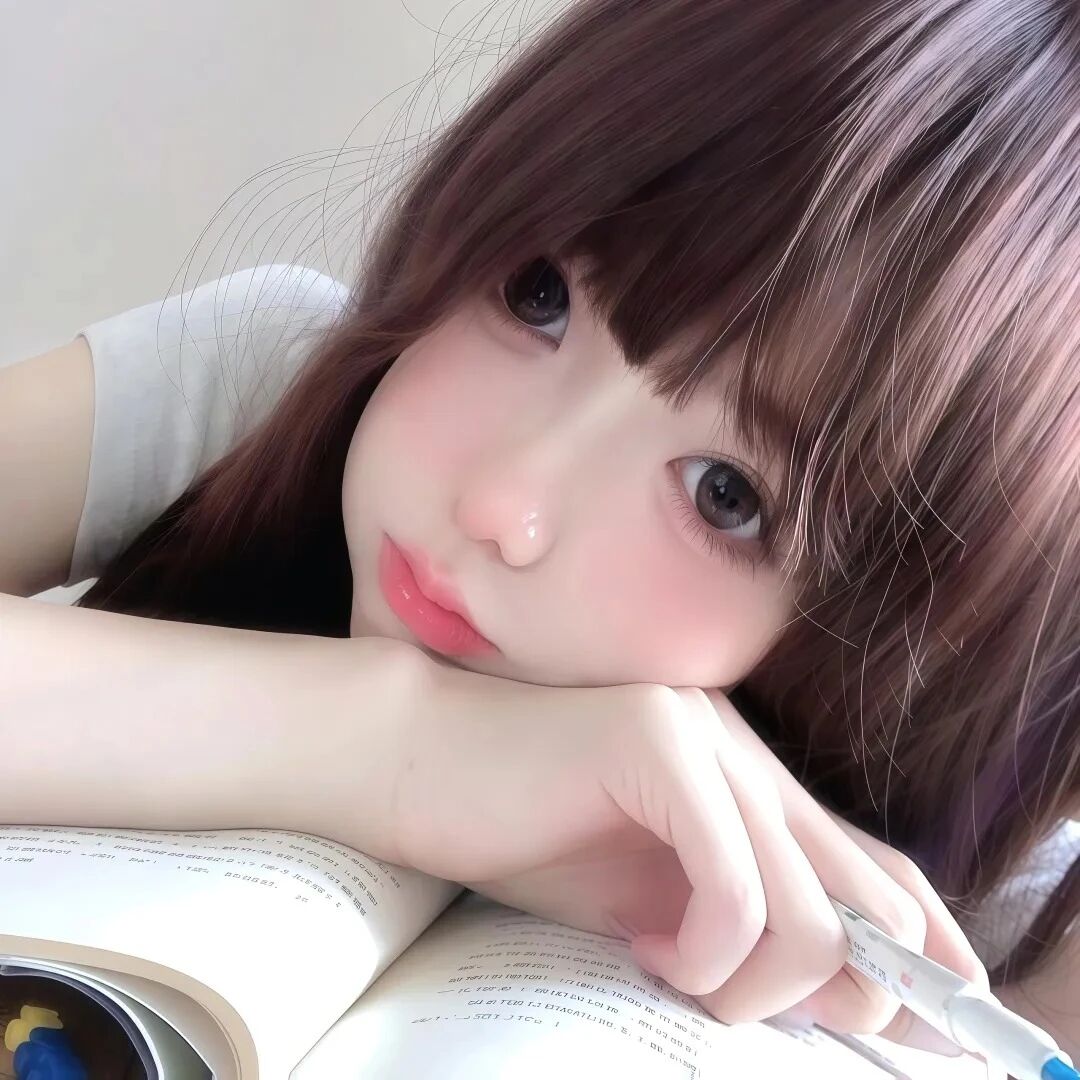 趴着少萝女生头像