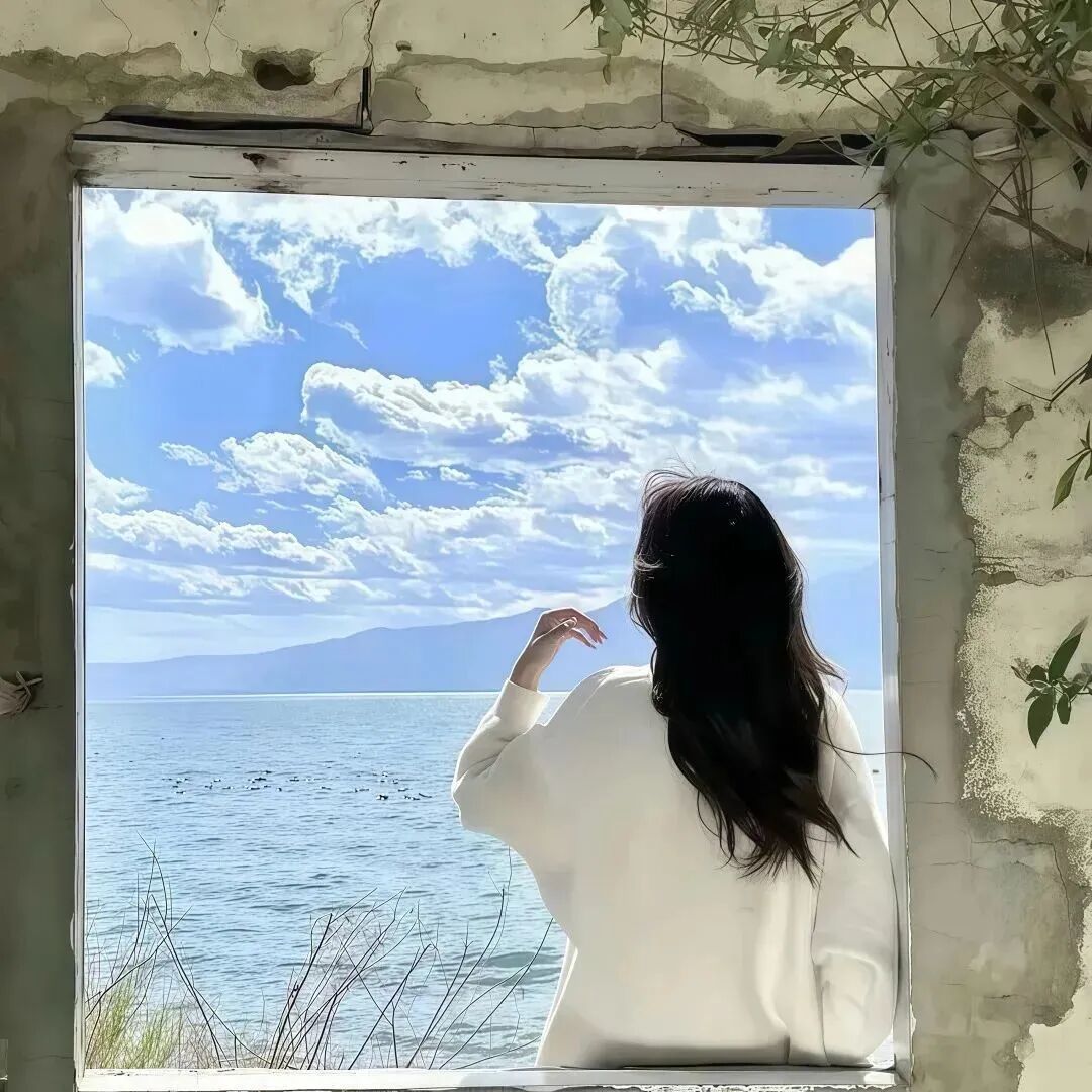 海边气质背影不露脸女生头像