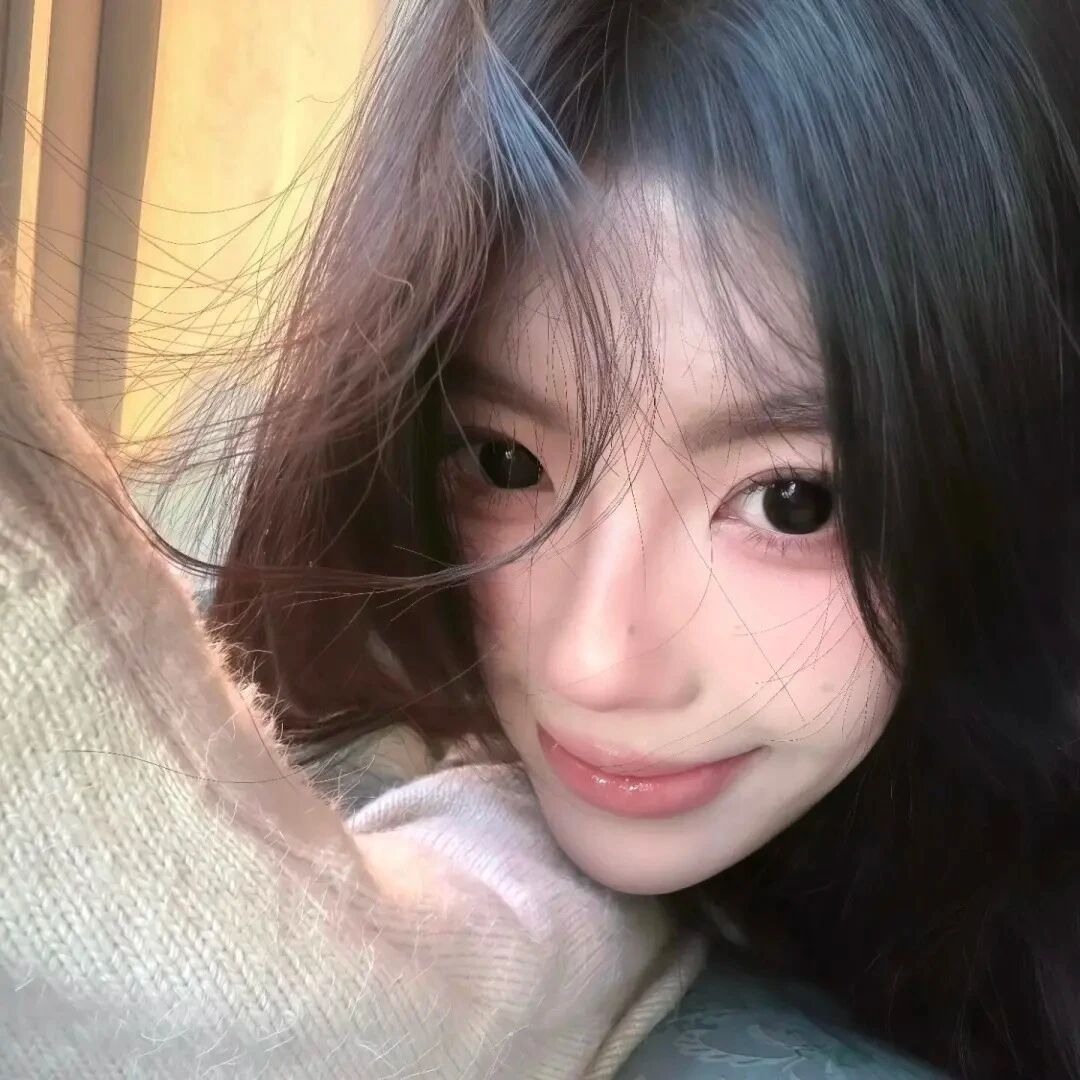 趴着温柔女生头像