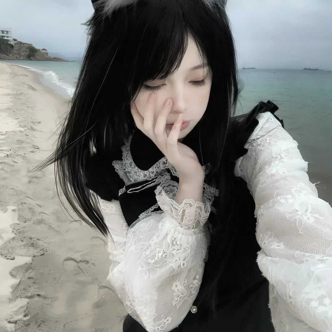 海边纯欲女生头像