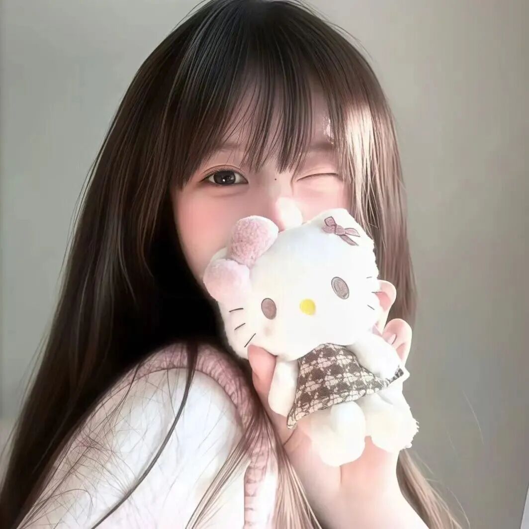 捂嘴甜妹女生头像