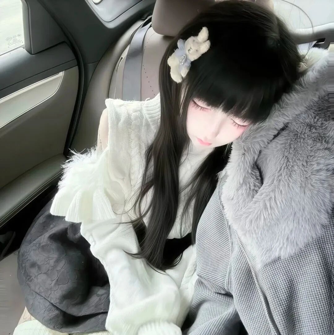 车内少萝女生头像