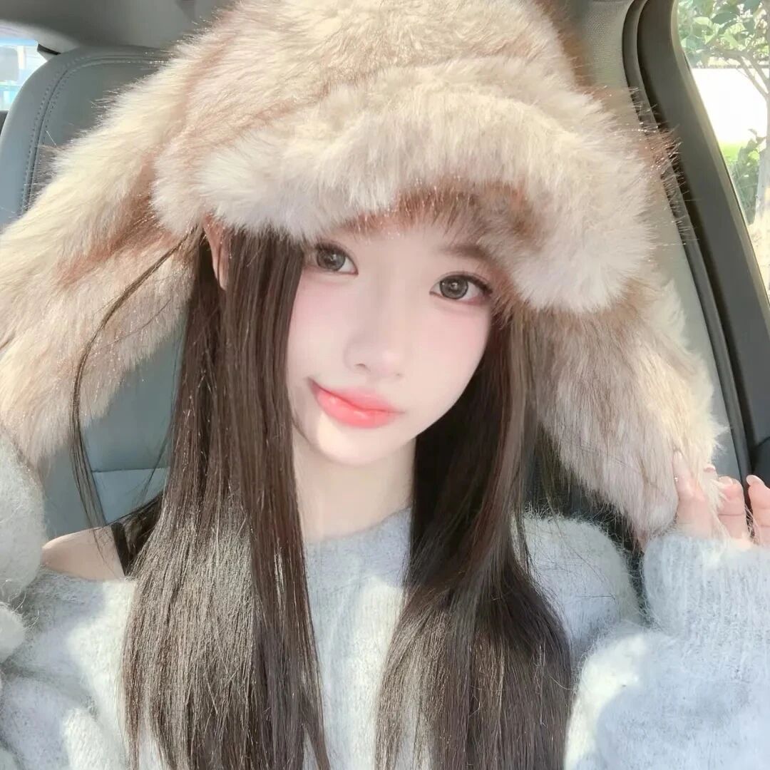车内甜妹女生头像