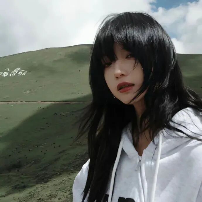 高山小清新女生头像