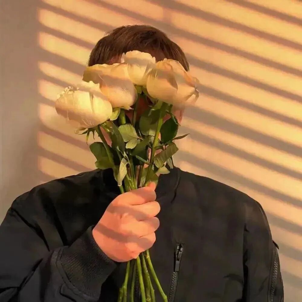 xianhuazrplmbvlaopo鲜花真人情侣头像