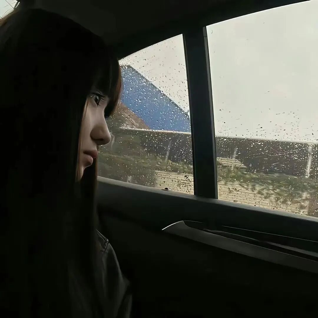 车内小众女生头像
