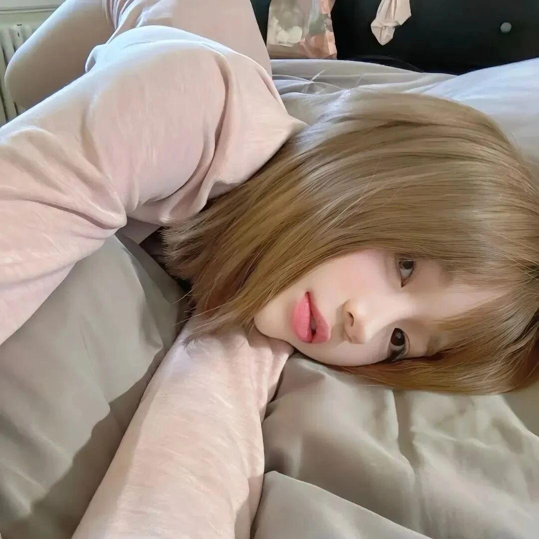 躺着小众女生头像