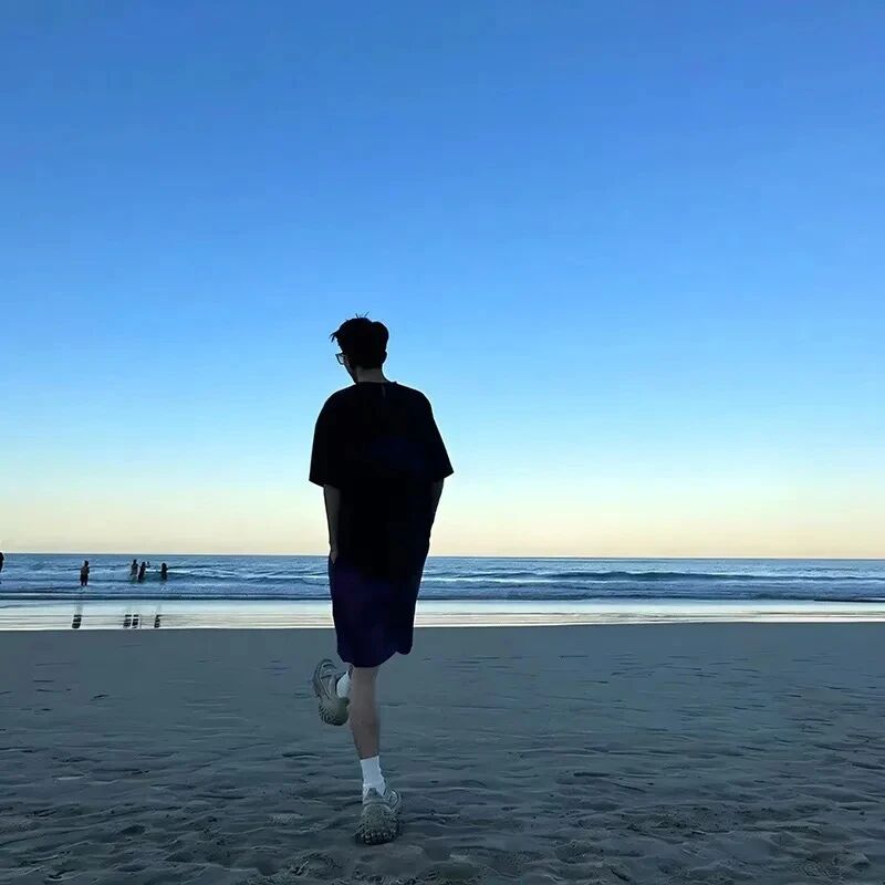 自由感海边不露脸男生头像