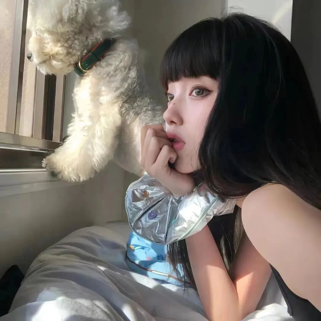 气质侧脸女生头像