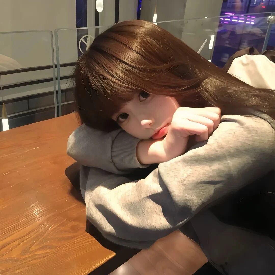 趴着甜妹女生头像