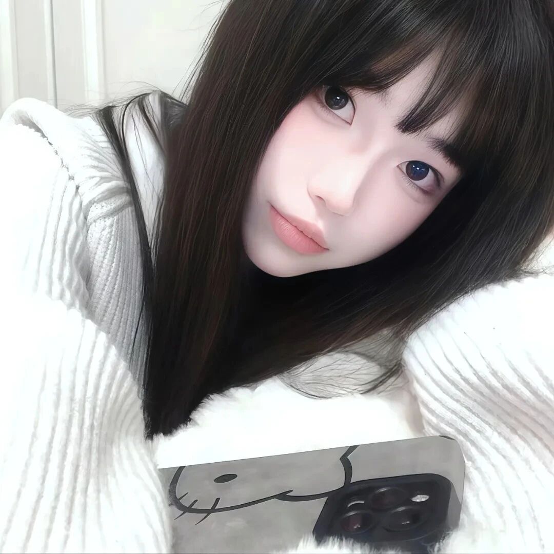 趴着甜妹女生头像