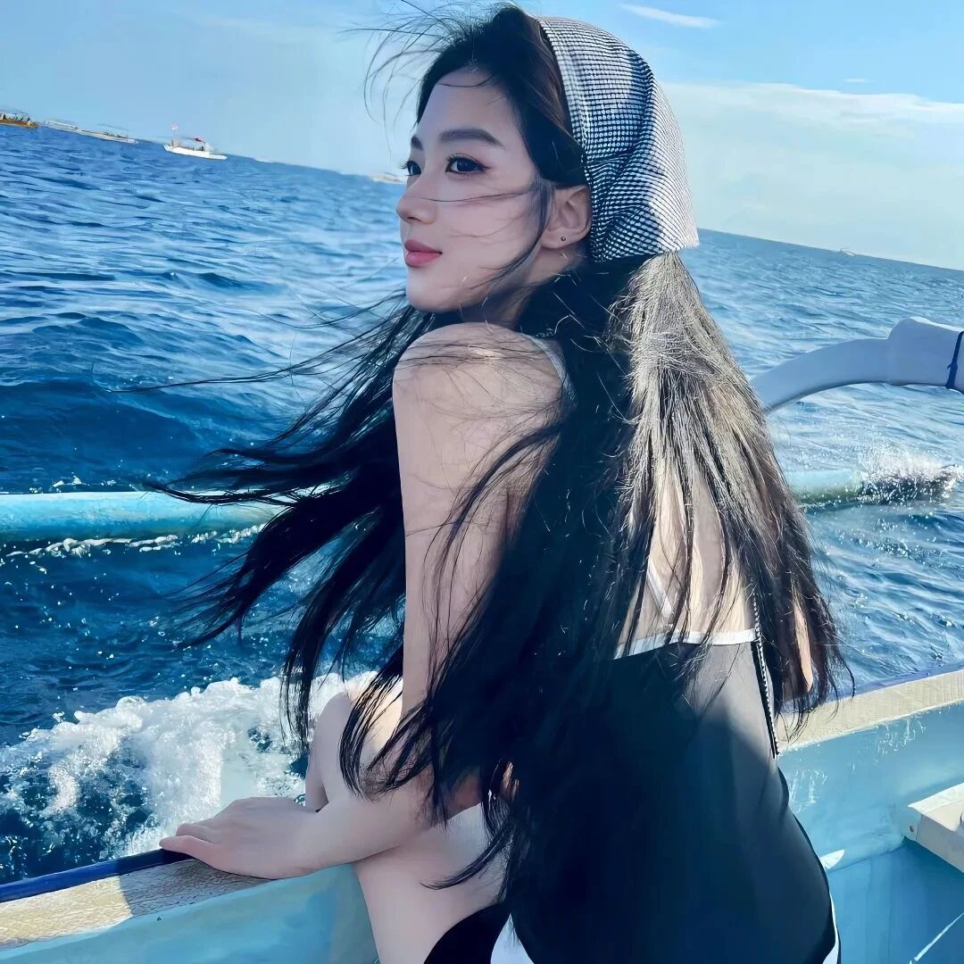 海边温柔侧脸女生头像