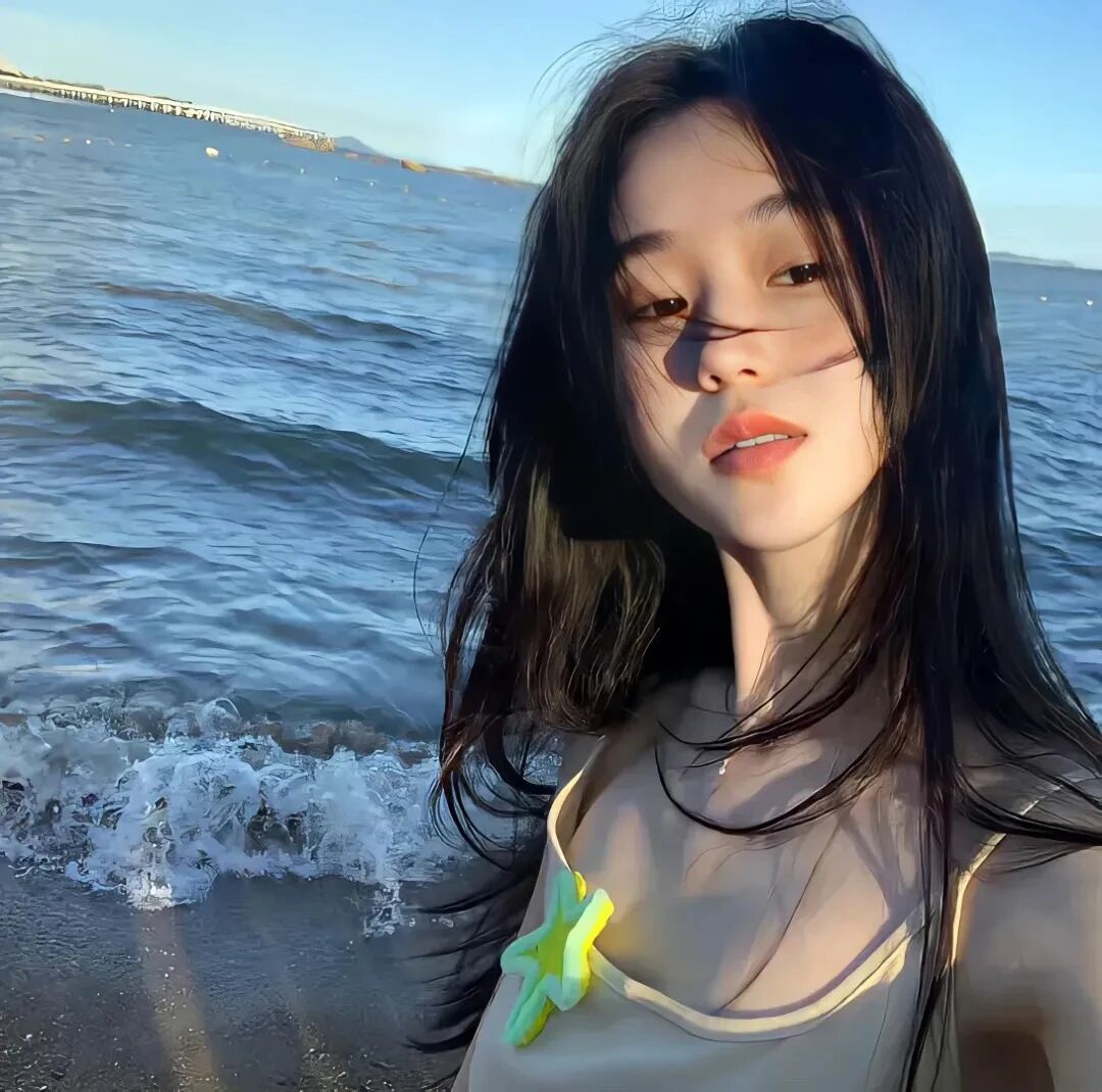 海边温柔女生头像