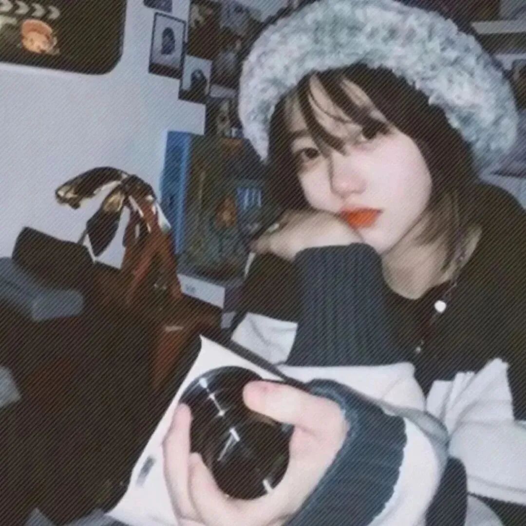 fuguoiuywlaopo复古真人情侣头像