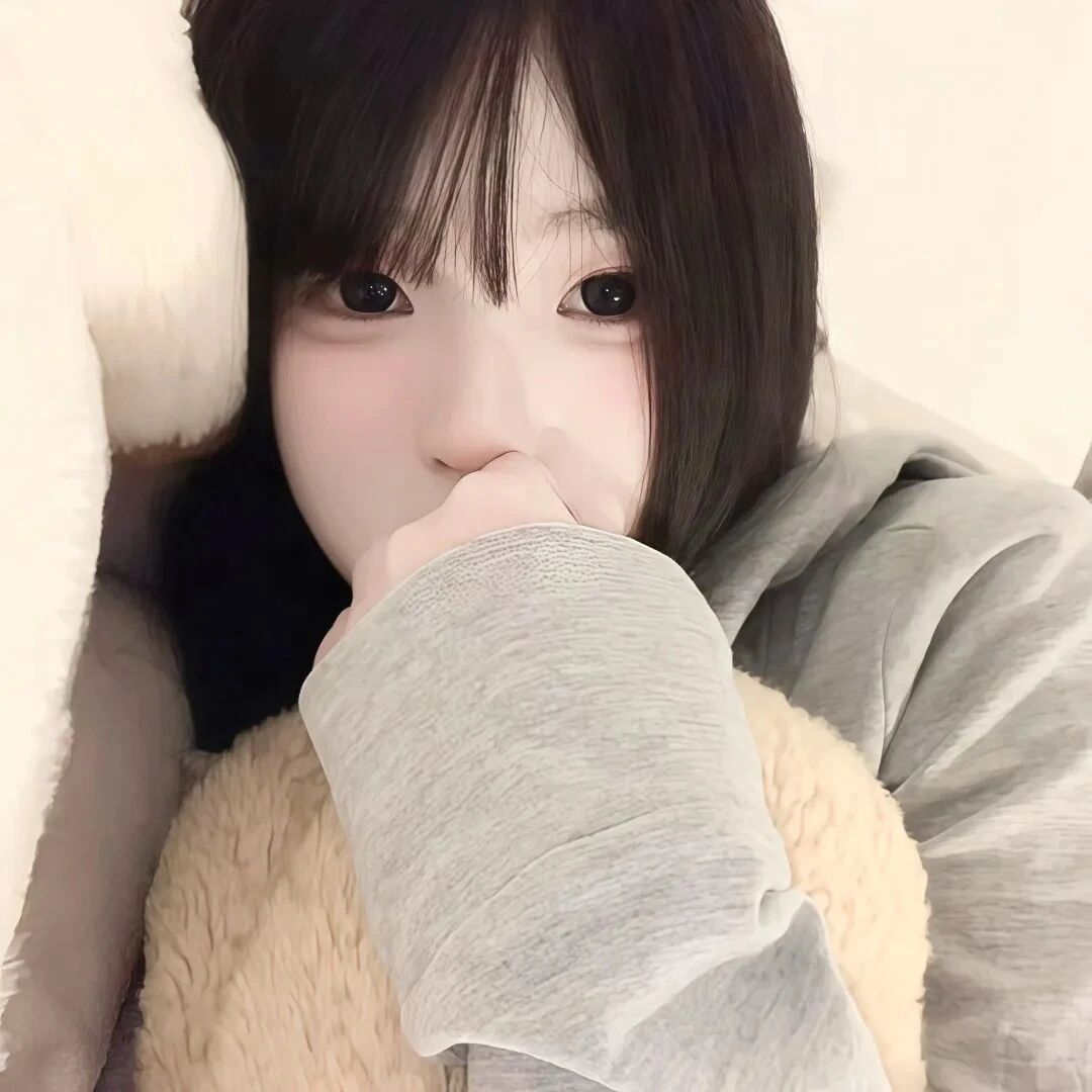 捂嘴甜妹女生头像