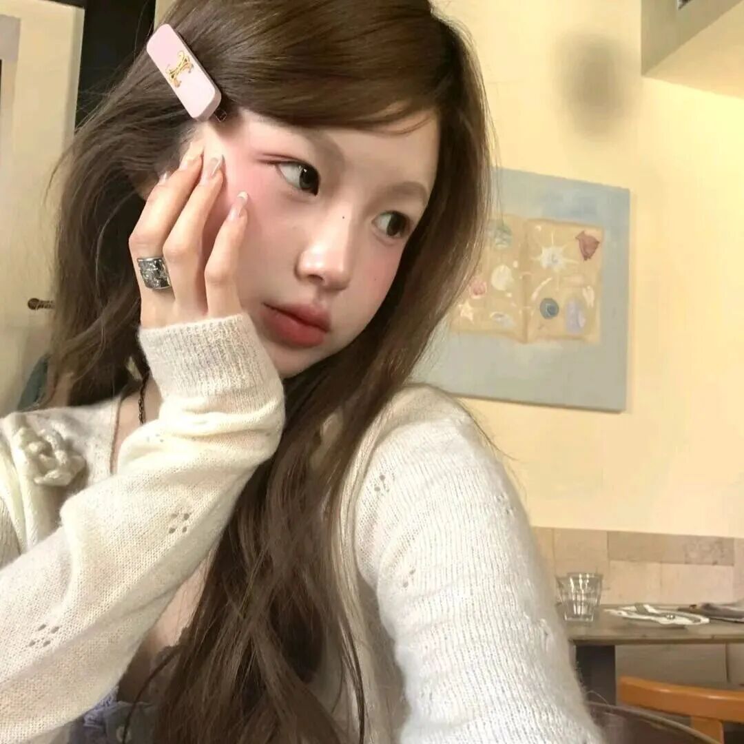 甜妹侧脸女生头像