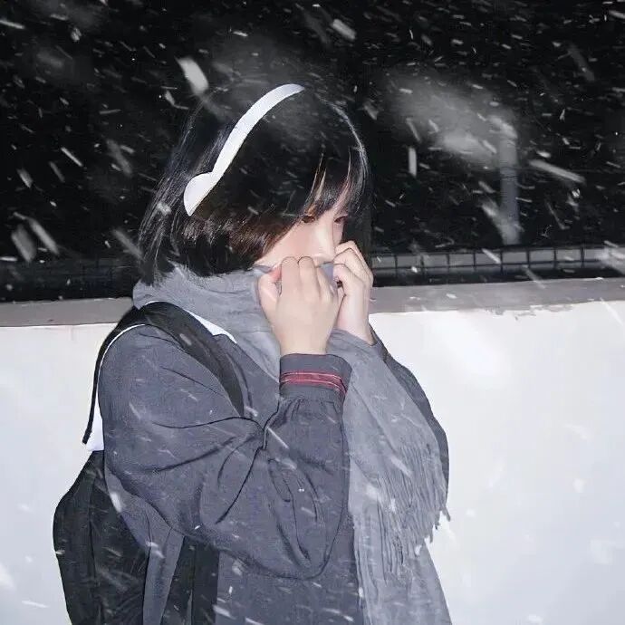 女生 女生头像 女头 氛围感 氛围感头像 氛围感女生头像 氛围感女头 冬天头像 不露脸 不露脸头像