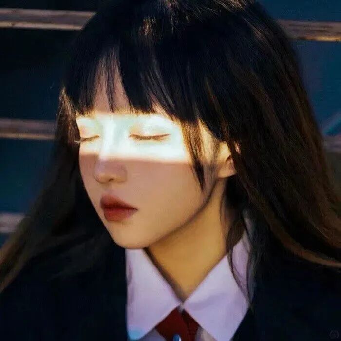 学院风光感女生头像