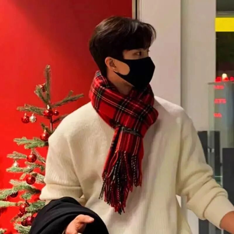 新年不露脸男生头像