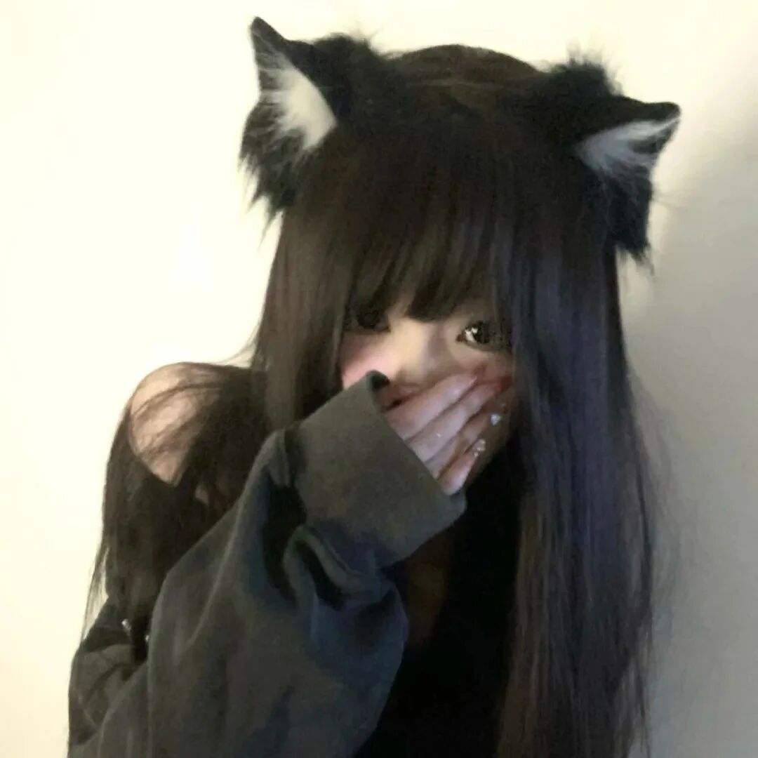 猫耳捂嘴少萝女生头像