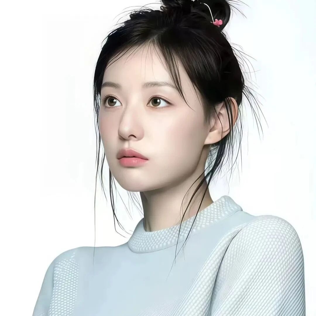 白底温柔女生头像