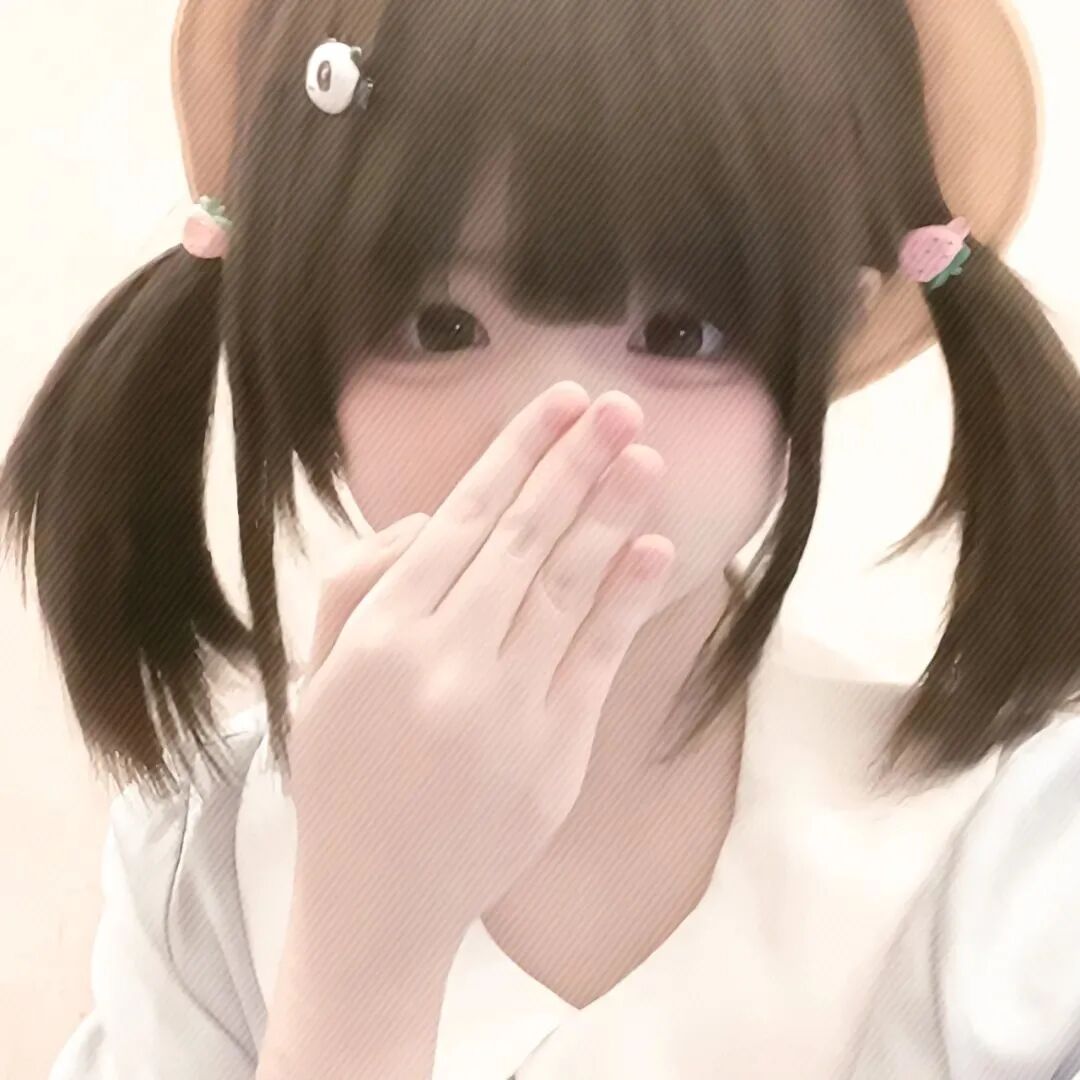 捂嘴少萝女生头像
