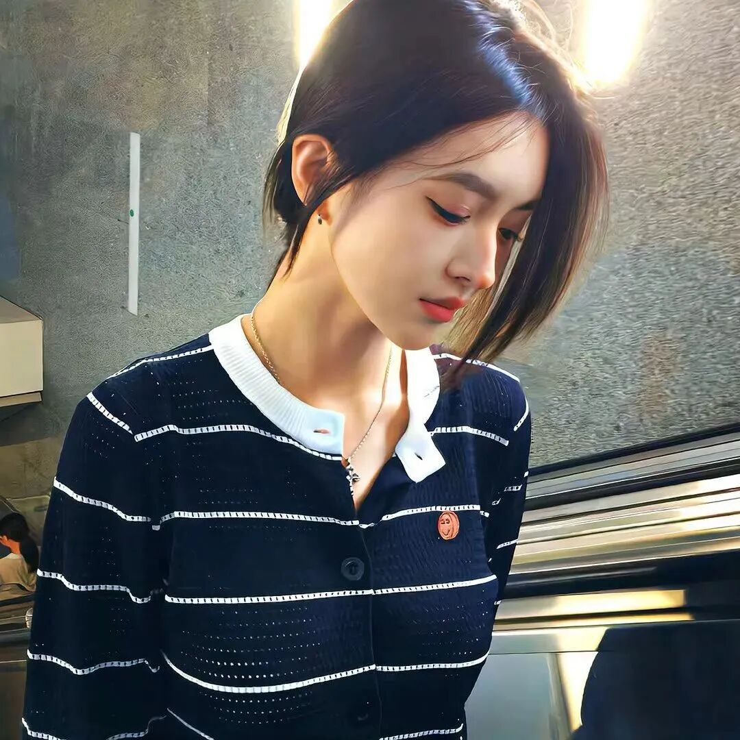 温柔侧脸女生头像