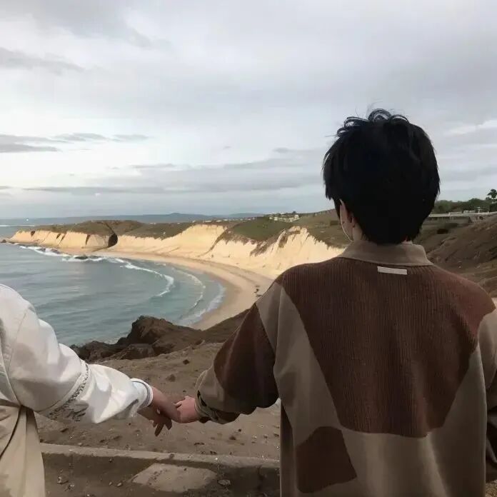 haiqishouxcvaihe海边真人情侣头像