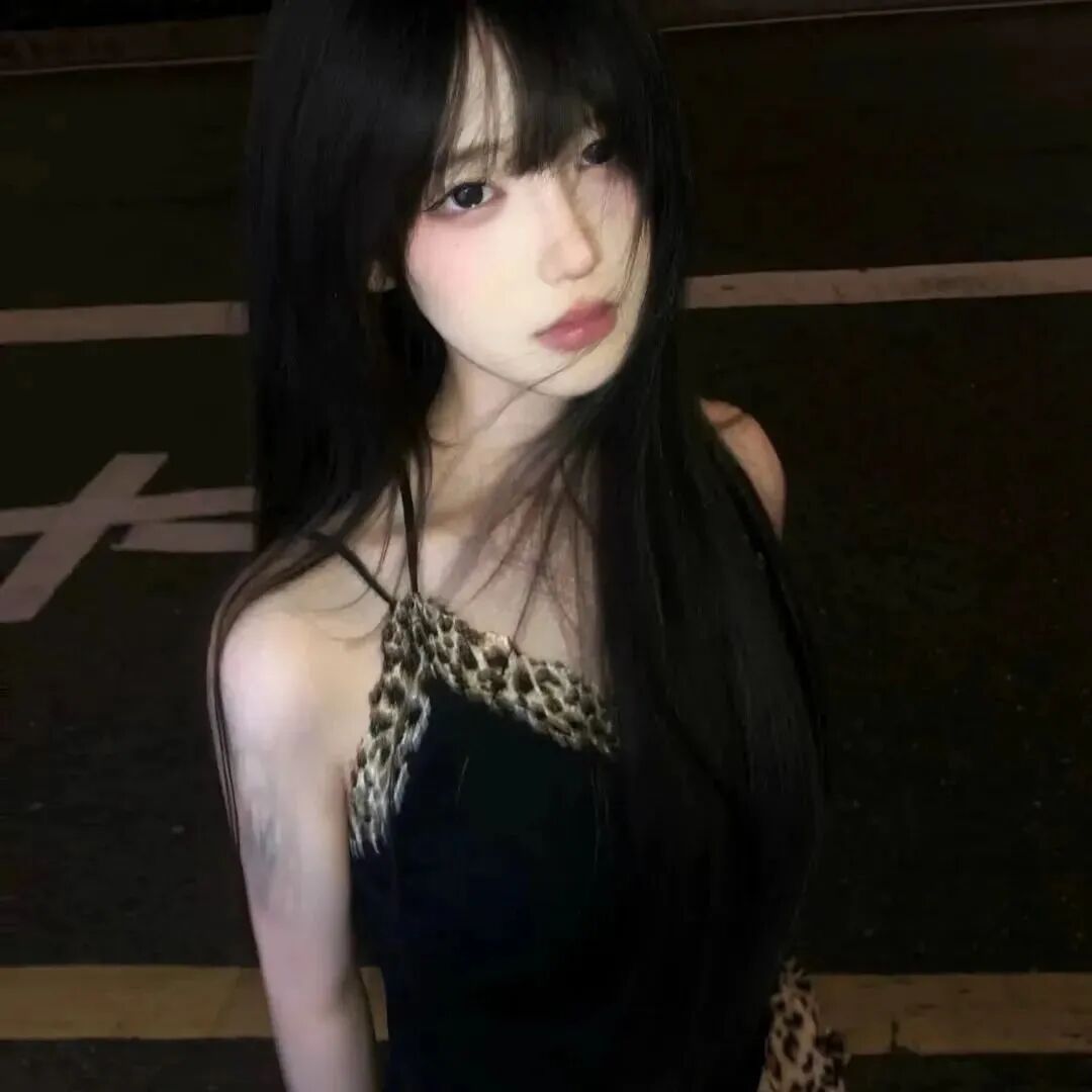 权威女生头像