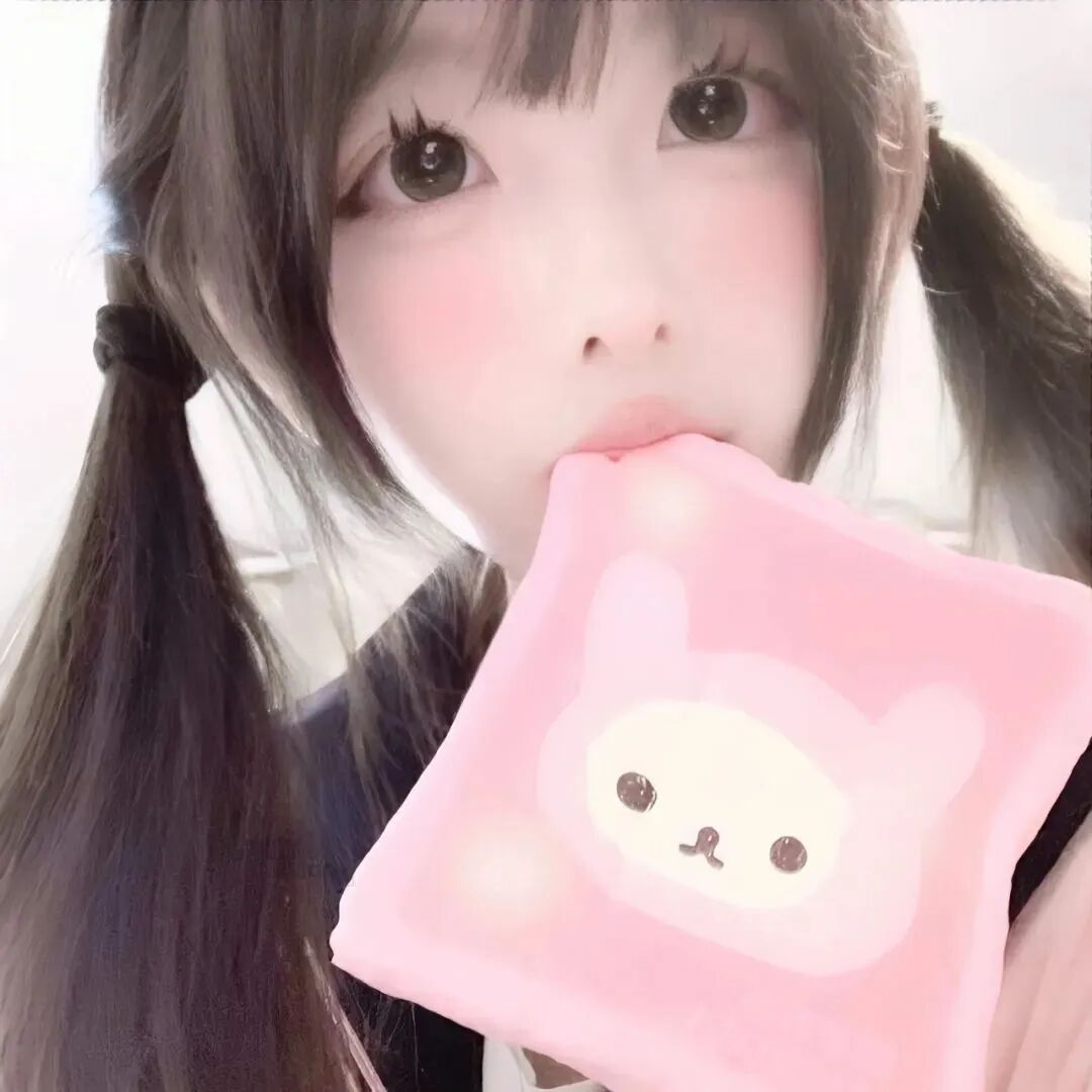 dsbshirenlaopo对象不是人真人情侣头像