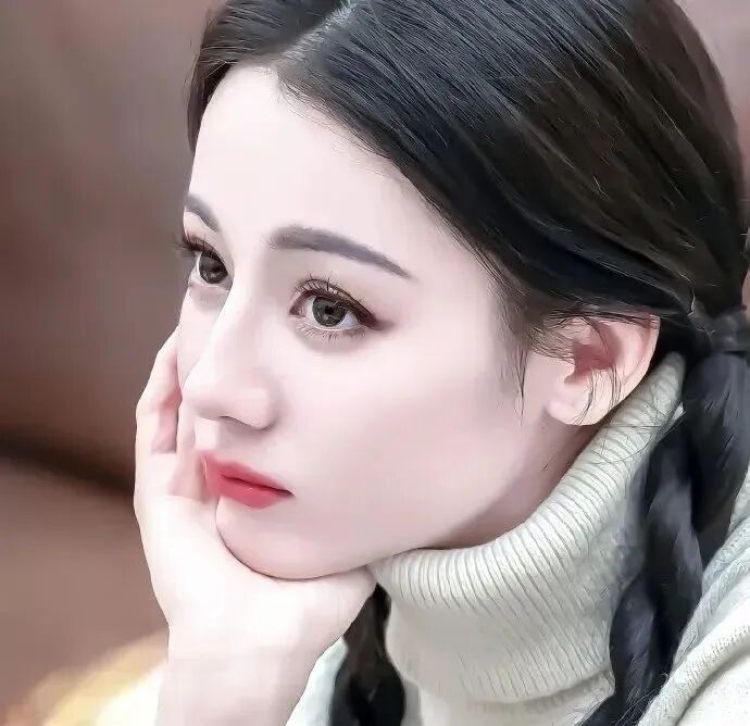 迪丽热巴甜美女生头像