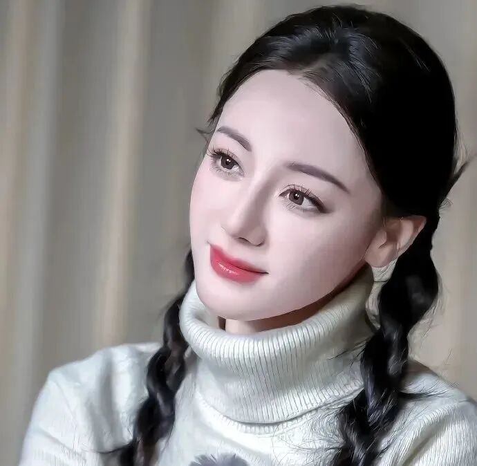 迪丽热巴甜美女生头像