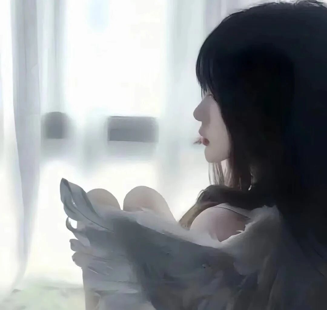 温柔侧脸女生头像