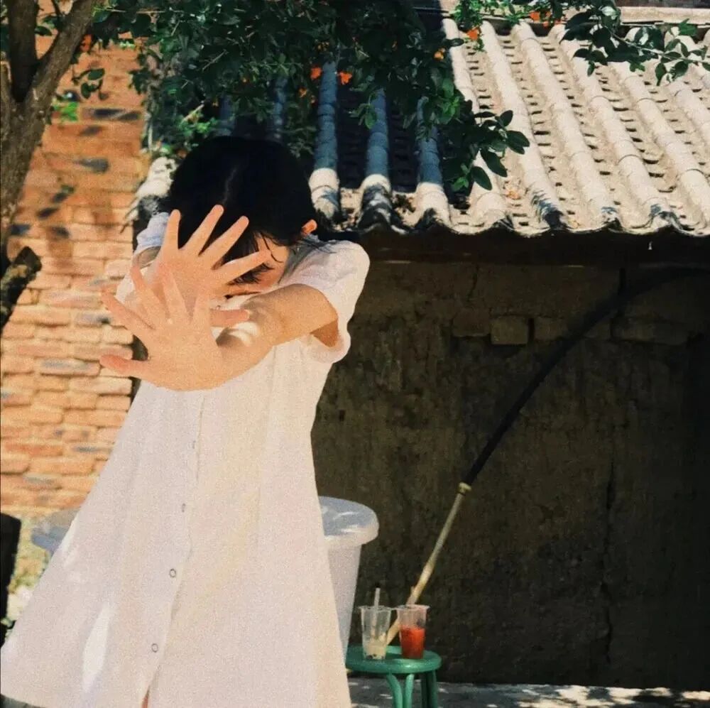 温柔不露脸女生头像