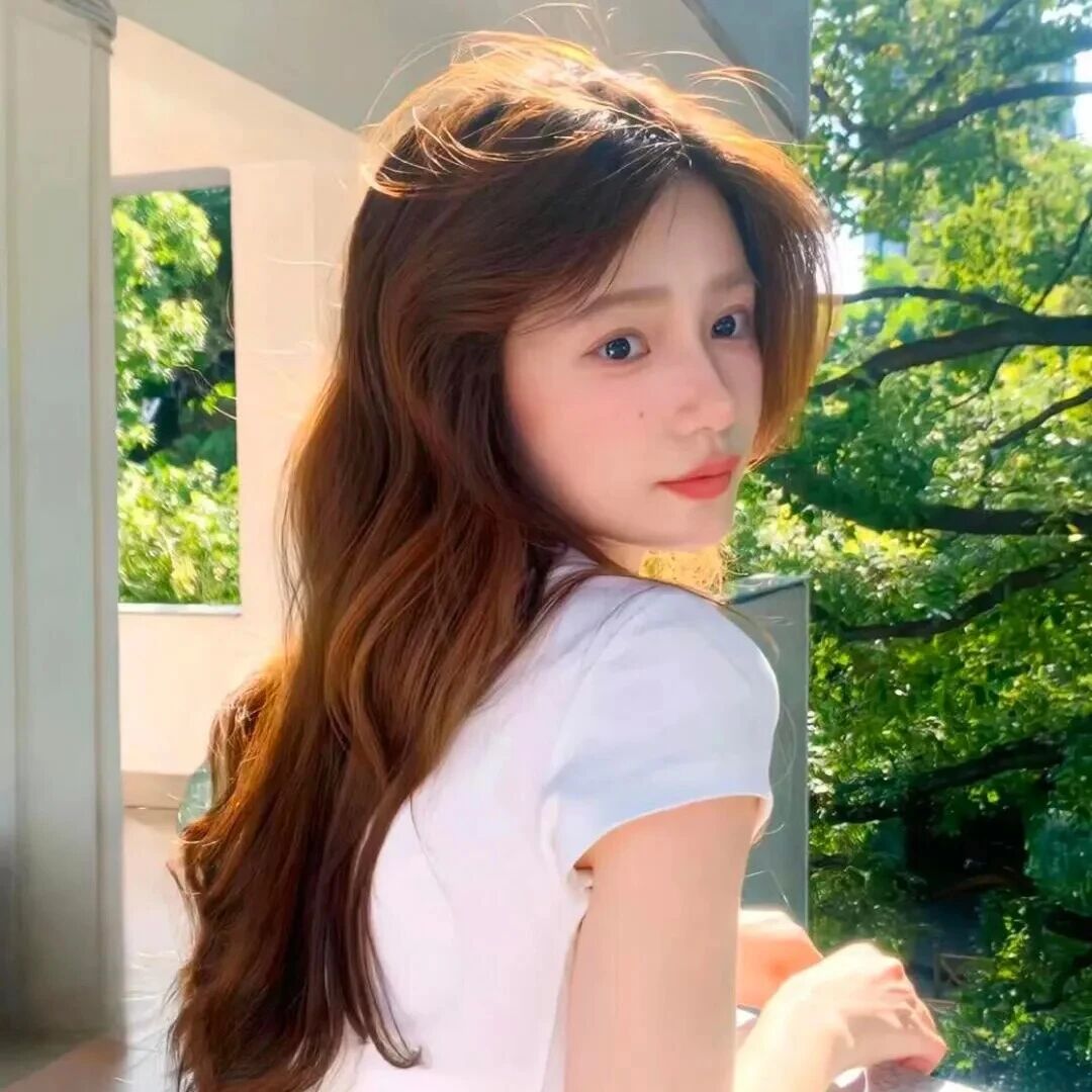 温柔侧脸女生头像
