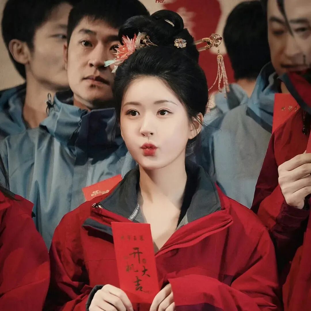 赵露思爱豆甜妹新年女生头像