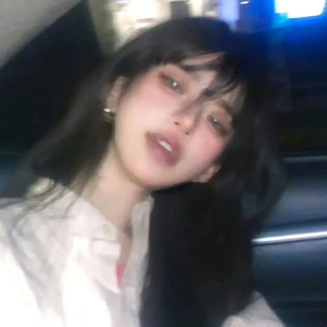 车内小众女生头像