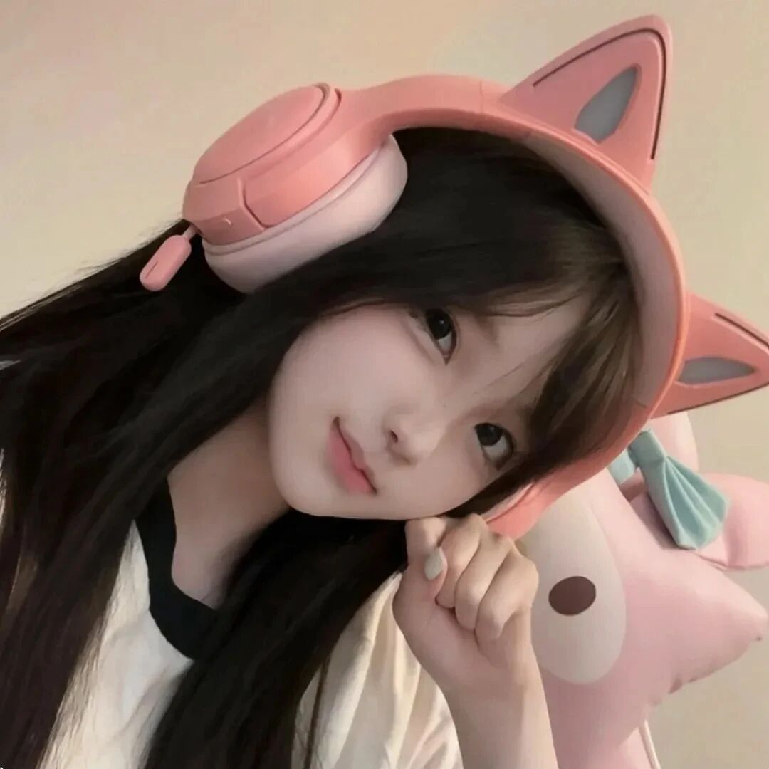 戴耳机甜妹女生头像