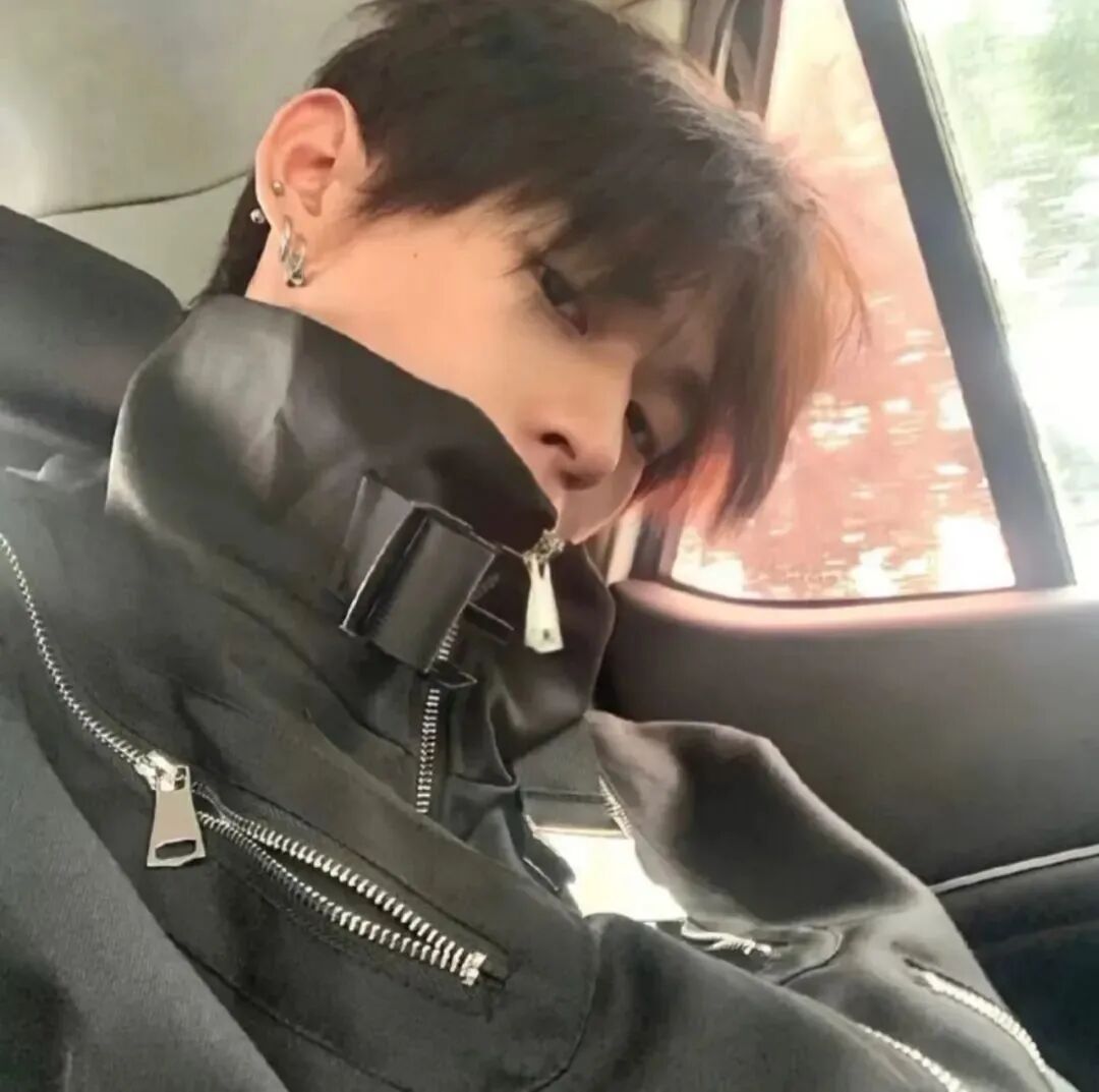 车内小众男生头像